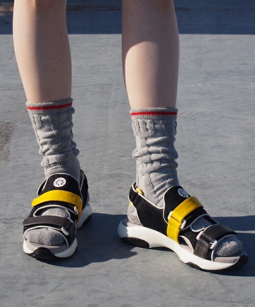 FRAPBOIS（フラボア）の「スニーク（サンダル・レディース・ホワイト/ブラック・0/1/2/3）」の4枚目の写真