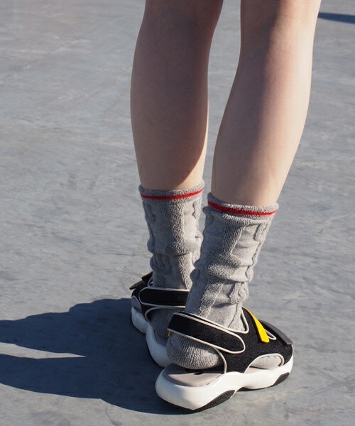 FRAPBOIS（フラボア）の「スニーク（サンダル・レディース・ホワイト/ブラック・0/1/2/3）」の8枚目の写真