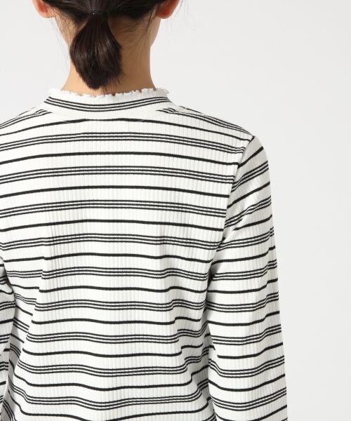 LOWRYS FARM（ローリーズファーム）の「テレコハイネックメロー（トップス・オフ/ブラック/ボーダー/グレー/ピンク/ブラウン/グリーン）」の14枚目の写真