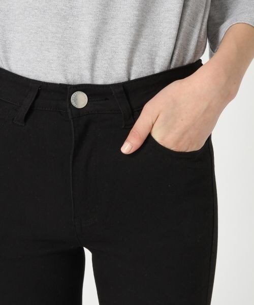 LOWRYS FARM（ローリーズファーム）の「ストレッチカラースキニーパンツ（パンツ・オフ/ブラック/ピンク/グリーン）」の9枚目の写真