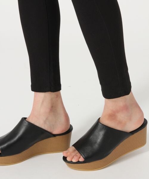 LOWRYS FARM（ローリーズファーム）の「ストレッチカラースキニーパンツ（パンツ・オフ/ブラック/ピンク/グリーン）」の10枚目の写真