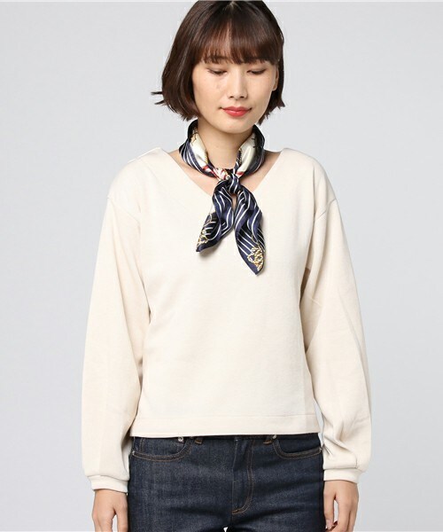 archives（アルシーヴ）の「スカーフ付きＶネックプルオーバー（Tシャツ/カットソー・レディース・オフホワイト/ブラック/ピンク系その他・MEDIUM）」の4枚目の写真