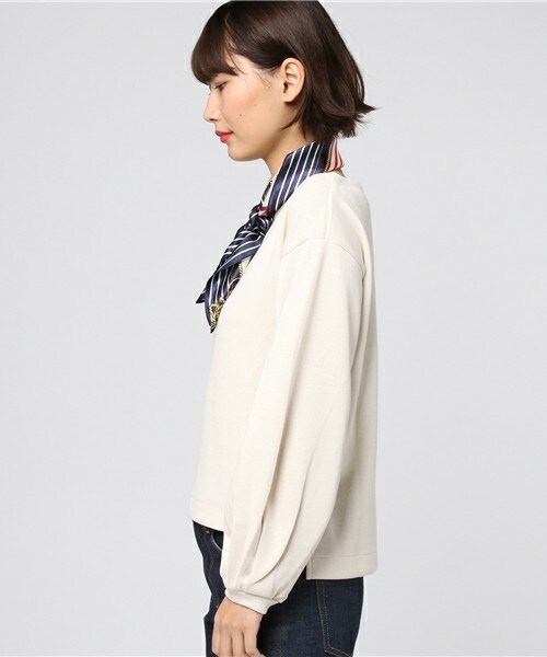 archives（アルシーヴ）の「スカーフ付きＶネックプルオーバー（Tシャツ/カットソー・レディース・オフホワイト/ブラック/ピンク系その他・MEDIUM）」の5枚目の写真