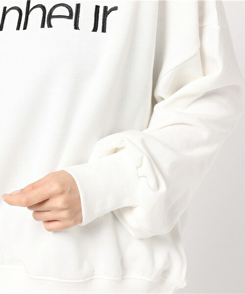 archives(アルシーヴ)の「シシュウBIGプルオーバー(Tシャツ/カットソー・レディース・オフホワイト/ブラック/ピンク系その他・MEDIUM)」の8枚目の写真