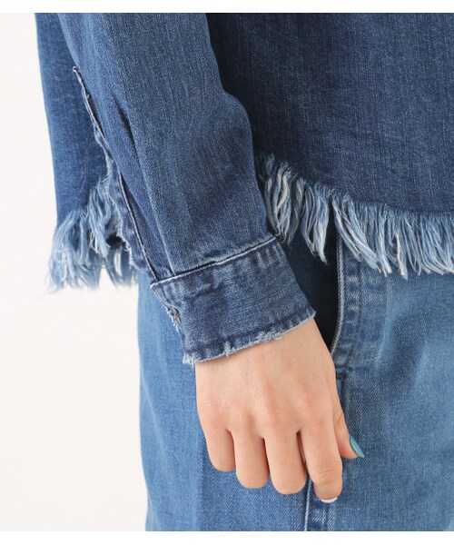 MOUSSY（マウジー）の「MOUSSY カットオフカラーレス デニムシャツ（シャツ/ブラウス・レディース・BLU・F）」の7枚目の写真