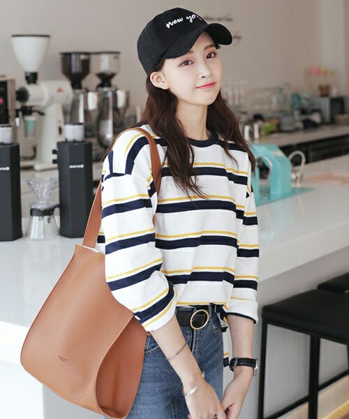 DHOLIC(ディーホリック)の「サイドスリットダブルボーダーTシャツ(Tシャツ/カットソー・レディース・FREE)」の1枚目の写真