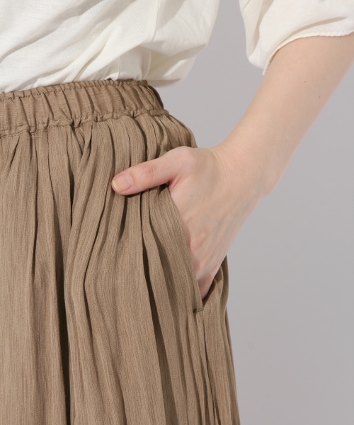 niko and...(ニコアンド)の「サテンギャザースカーチョ(パンツ・チャコール/ピンク/キャメル/ベージュ/ブルー)」の16枚目の写真