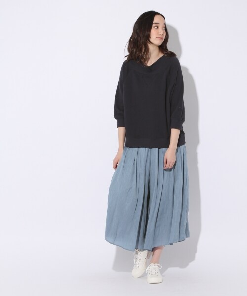 niko and...(ニコアンド)の「サテンギャザースカーチョ(パンツ・チャコール/ピンク/キャメル/ベージュ/ブルー)」の4枚目の写真