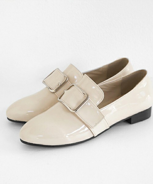 DHOLIC（ディーホリック）の「エナメル調バックルベルトローファー（パンプス・レディース・230/235/240/245/250）」の2枚目の写真