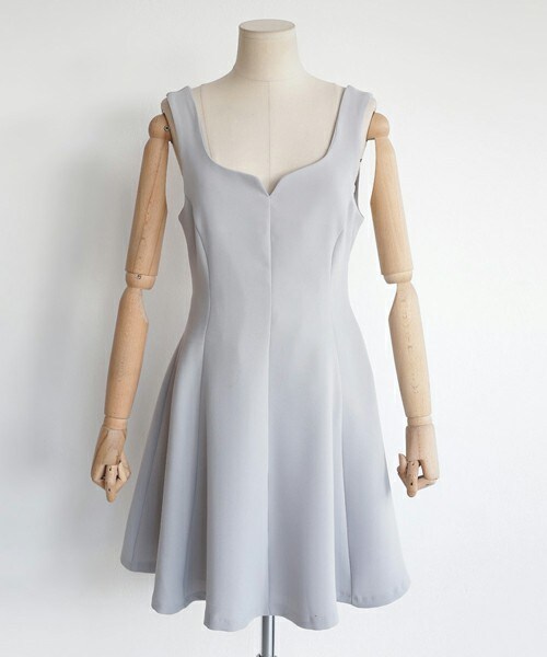 DHOLIC（ディーホリック）の「ウエストマークネックスリットフレアワンピース（ワンピース・レディース・FREE）」の2枚目の写真