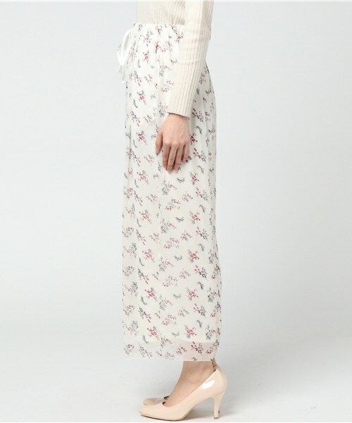 archives（アルシーヴ）の「花柄ワイドパンツ（その他パンツ・レディース・オフホワイト/ブラック/ネイビー・MEDIUM）」の5枚目の写真