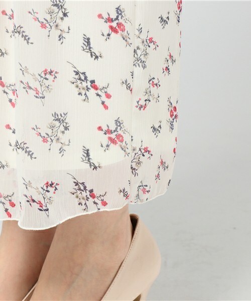 archives（アルシーヴ）の「花柄ワイドパンツ（その他パンツ・レディース・オフホワイト/ブラック/ネイビー・MEDIUM）」の10枚目の写真