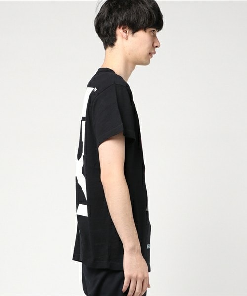 off white（オフホワイト）の「OFF WHITE 『CARAVAGGIO』Tシャツ（Tシャツ/カットソー・メンズ・ホワイト/ブラック・SMALL）」の3枚目の写真
