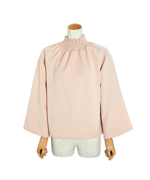 flower（フラワー）の「shirring turtle blouse ～ｼｬｰﾘﾝｸﾞﾀｰﾄﾙﾌﾞﾗｳｽ（シャツ/ブラウス・レディース・black/pink・FREE）」の2枚目の写真