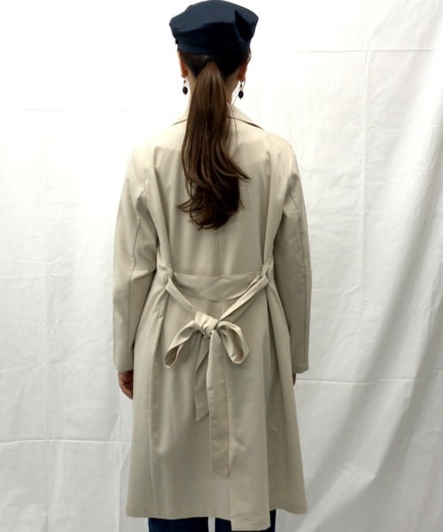 archives（アルシーヴ）の「【ZOZO限定先行予約】ポリエステルガウンコート（トレンチコート・レディース・アイボリー/グレー・MEDIUM）」の4枚目の写真
