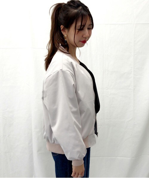 archives（アルシーヴ）の「【ZOZO限定先行予約】ポリエステルブルゾン（ブルゾン・レディース・オフホワイト/ブラック/ピンク・MEDIUM）」の4枚目の写真