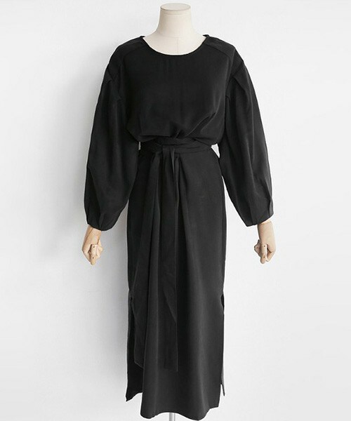 DHOLIC（ディーホリック）の「ロングストラップパフスリーブロングワンピース（ワンピース・レディース・/マスタード/ブラック/ディープレッド・FREE）」の2枚目の写真