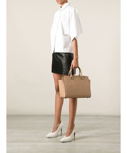 MICHAEL KORS（マイケルコース）の「Michael Michael Kors Selma サッチェル（ショルダーバッグ・レディース・ヌード＆ナチュラル・OS）」の2枚目の写真