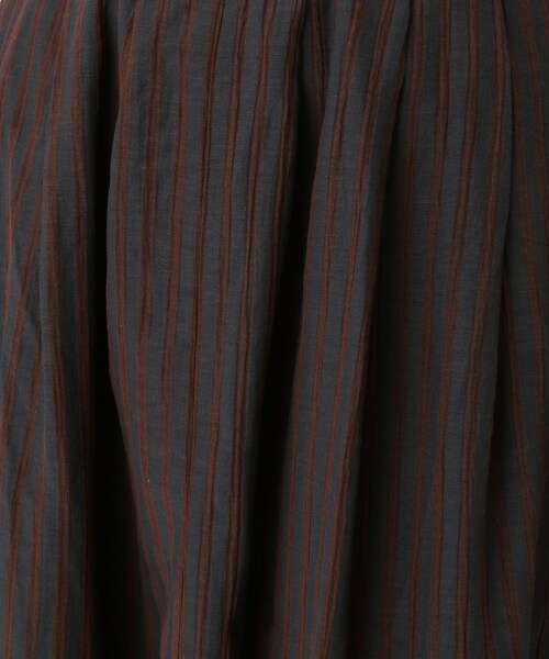 LEPSIM(レプシィム)の「リンクルエアガラフレアスカート(スカート・オフ×ブラック(ギンガム)/オフ×グレー(ストライプ)/ネイビー×ブラウン(ストライプ))」の12枚目の写真