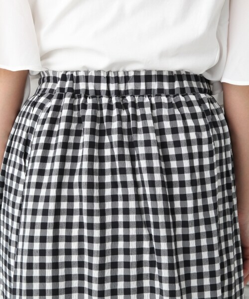 LEPSIM(レプシィム)の「リンクルエアガラフレアスカート(スカート・オフ×ブラック(ギンガム)/オフ×グレー(ストライプ)/ネイビー×ブラウン(ストライプ))」の11枚目の写真