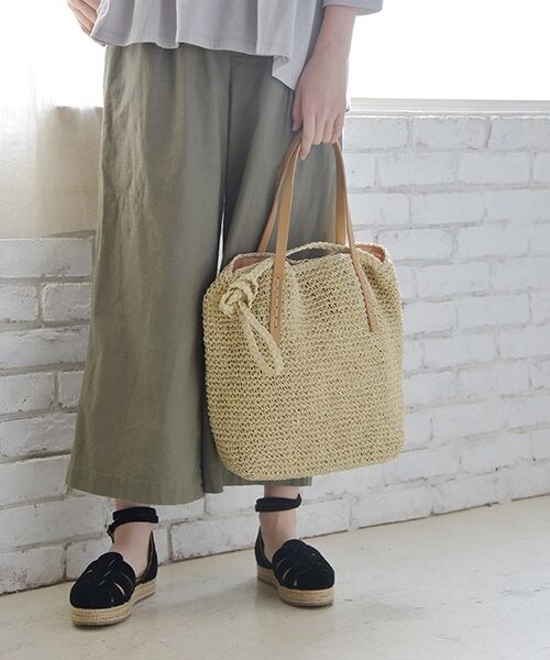 studio CLIP（スタディオクリップ）の「2WAYペーパートートバッグ（バッグ・ブラックボーダー/グリーンボーダー/ブラック/ナチュラル/キャメル）」の2枚目の写真