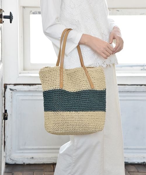 studio CLIP（スタディオクリップ）の「2WAYペーパートートバッグ（バッグ・ブラックボーダー/グリーンボーダー/ブラック/ナチュラル/キャメル）」の5枚目の写真