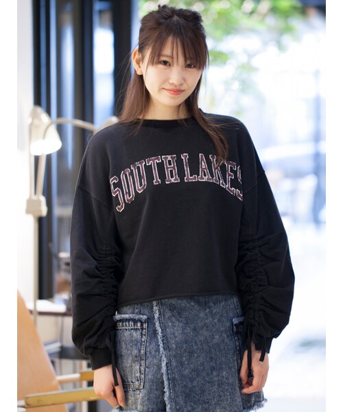 w closet（ダブルクローゼット）の「【S/S】プリント入りドロストプルオーバー（トップス・レディース・ボルドー/ブルー/ブラック・FREE）」の4枚目の写真