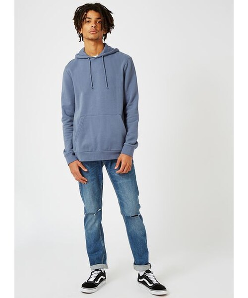 TOPMAN(トップマン)の「Mid Wash Blue Ripped Stretch Slim Jeans(デニムパンツ・メンズ・Blue・28S/30S/32S/34S/28R/30R/32R/34R/36R/38R/30L/32L/34L/36L)」の4枚目の写真