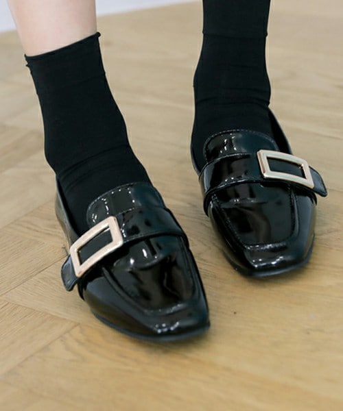 DHOLIC(ディーホリック)の「2TYPEゴールドバックルローファー(その他シューズ・レディース・225/230/235/240/245)」の1枚目の写真