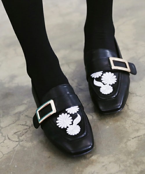 DHOLIC(ディーホリック)の「2TYPEゴールドバックルローファー(その他シューズ・レディース・225/230/235/240/245)」の2枚目の写真