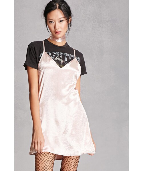 FOREVER 21（フォーエバー トゥエンティーワン）の「FOREVER 21+ Reverse Choker Slip Dress（ワンピース・レディース・Pink/Silver・S/L）」の5枚目の写真