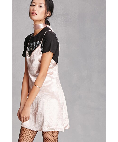 FOREVER 21（フォーエバー トゥエンティーワン）の「FOREVER 21+ Reverse Choker Slip Dress（ワンピース・レディース・Pink/Silver・S/L）」の3枚目の写真