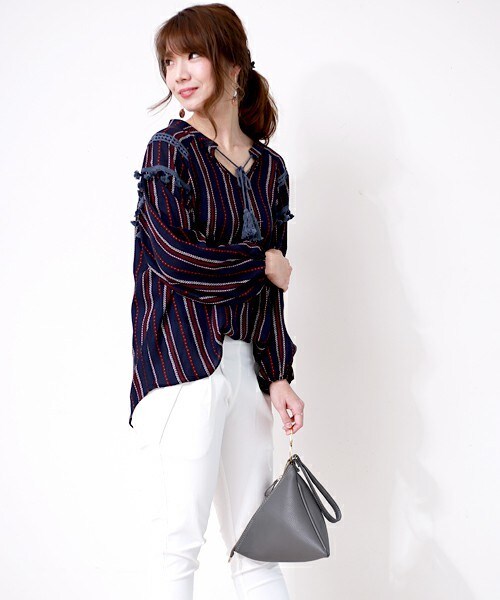 Bab Bou Jeloud(バブブージュルード)の「【Bab】サンカクリングハンドルバッグ(クラッチバッグ・キッズ・ブラック/グレー/ブルー/キャメル・ONE SIZE)」の18枚目の写真