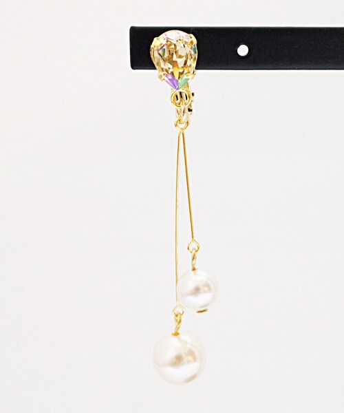 PAULOWNIA(ポロウニア)の「しずくスワロ(ピアス(両耳用)・レディース・ゴールド/ブラック・Free)」の5枚目の写真