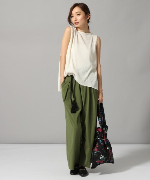 JEANASIS（ジーナシス）の「プリーツNS（トップス・アイボリー()/ブラック()/イエロー()）」の4枚目の写真