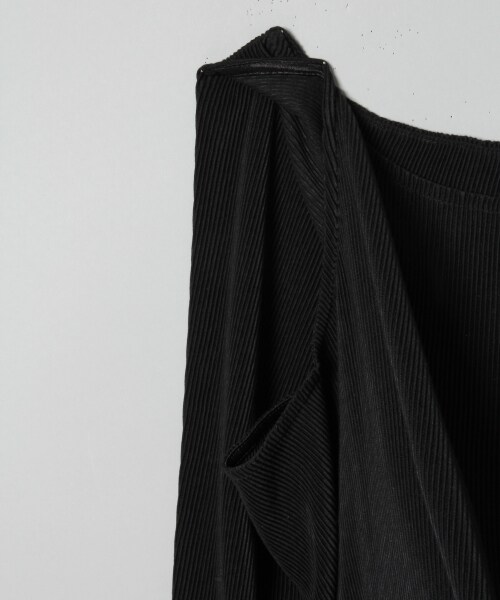 JEANASIS（ジーナシス）の「プリーツNS（トップス・アイボリー()/ブラック()/イエロー()）」の9枚目の写真