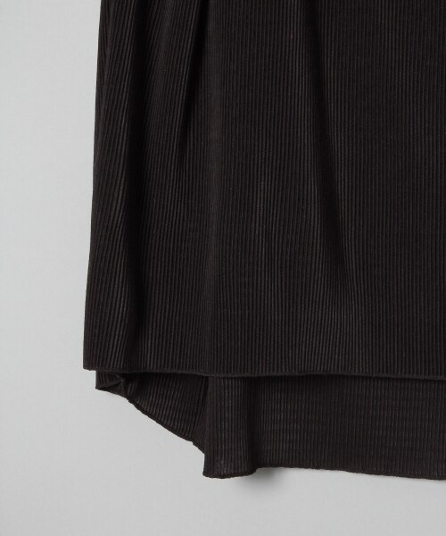 JEANASIS（ジーナシス）の「プリーツNS（トップス・アイボリー()/ブラック()/イエロー()）」の10枚目の写真