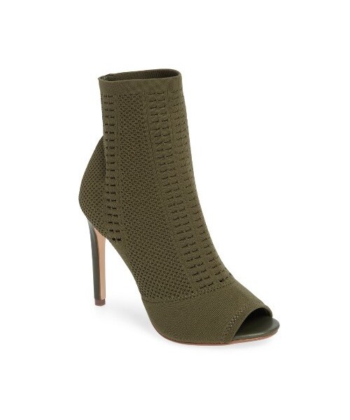 STEVE MADDEN（スティーブマデン）の「Women's Steve Madden Candid Knit Bootie（ブーツ・レディース・Beige/Black/Green・6 M/6.5 M/7 M/7.5 M/8 M/8.5 M/9 M/9.5 M/10 M）」の3枚目の写真