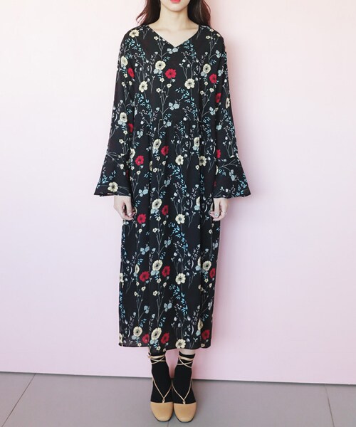 DHOLIC(ディーホリック)の「ベルスリーブウエストギャザーフラワーワンピース(ワンピース・レディース・FREE)」の1枚目の写真