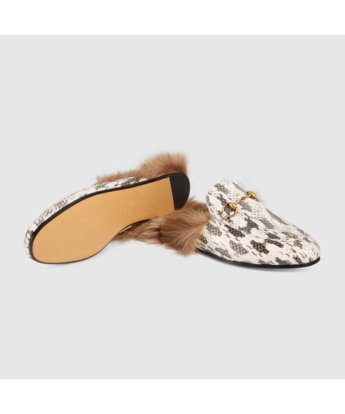 GUCCI（グッチ）の「Princetown snake slipper（シューズ・レディース・black leather__397749DKHH01063/grey snake__397749LOO809570/hibiscus red crocodile__397749E8NP06474・34 = 4 US/34.5 = 4.5 US/35 = 5 US/35.5 = 5.5 US/36 = 6 US/36.5 = 6.5 US/37 = 7 US/37.5 = 7.5 US/38 = 8 US/38.5 = 8.5 US/39 = 9 US/39.5 = 9.5 US/40 = 10 US/40.5 = 10.5 US/41 = 11 US/41.5 = 11.5 US/42 = 12 US）」の11枚目の写真