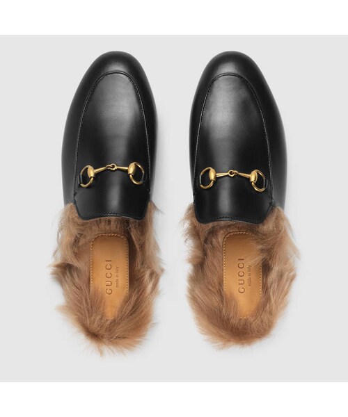 GUCCI（グッチ）の「Princetown snake slipper（シューズ・レディース・black leather__397749DKHH01063/grey snake__397749LOO809570/hibiscus red crocodile__397749E8NP06474・34 = 4 US/34.5 = 4.5 US/35 = 5 US/35.5 = 5.5 US/36 = 6 US/36.5 = 6.5 US/37 = 7 US/37.5 = 7.5 US/38 = 8 US/38.5 = 8.5 US/39 = 9 US/39.5 = 9.5 US/40 = 10 US/40.5 = 10.5 US/41 = 11 US/41.5 = 11.5 US/42 = 12 US）」の7枚目の写真