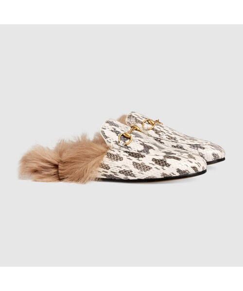 GUCCI（グッチ）の「Princetown snake slipper（シューズ・レディース・black leather__397749DKHH01063/grey snake__397749LOO809570/hibiscus red crocodile__397749E8NP06474・34 = 4 US/34.5 = 4.5 US/35 = 5 US/35.5 = 5.5 US/36 = 6 US/36.5 = 6.5 US/37 = 7 US/37.5 = 7.5 US/38 = 8 US/38.5 = 8.5 US/39 = 9 US/39.5 = 9.5 US/40 = 10 US/40.5 = 10.5 US/41 = 11 US/41.5 = 11.5 US/42 = 12 US）」の14枚目の写真