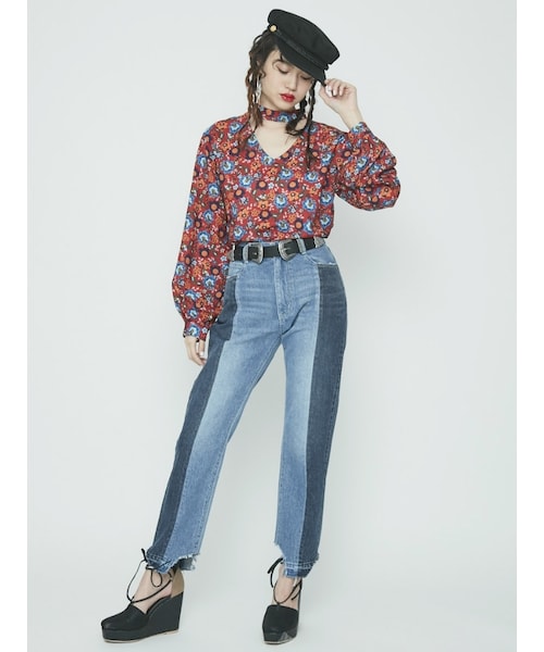 EVRIS（エヴリス）の「MULTI FLOWERシフォンチョーカーブラウス