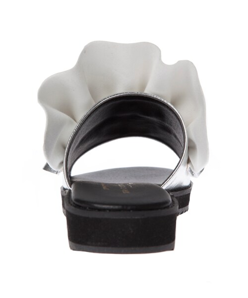 w closet（ダブルクローゼット）の「【S/S】フリルモチーフサンダル（シューズ・レディース・ピンク/シルバー/ブラック・M/L）」の5枚目の写真