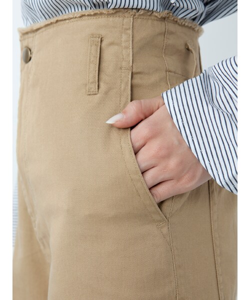 w closet（ダブルクローゼット）の「【S/S】カットオフツイルロールアップパンツ（パンツ・レディース・ベージュ・FREE）」の7枚目の写真