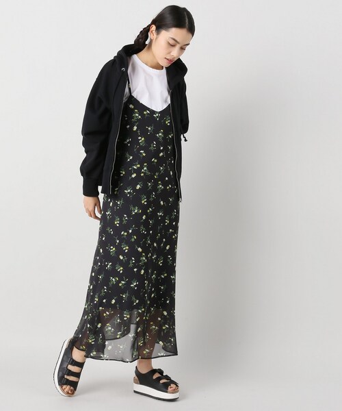 JOURNAL STANDARD（ジャーナルスタンダード）の「フラワープリント キャミワンピース（ワンピース/ドレス・ブラック/フリー/在庫あり）」の5枚目の写真