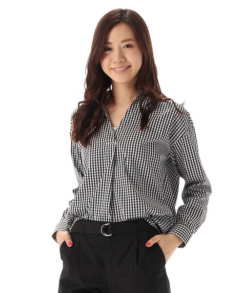 Honeys（ハニーズ）の「スキッパーシャツ（ブラウス・シャツ・レディース・ホワイト/オフ×クロ/ネイビー/カーキ/オフストライプ/オフ×コン・Ｍ/Ｌ）」の2枚目の写真