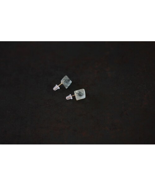 atelier bloom（アトリエブルーム）の「鉱物ピアス  ブルーグリーン系（ピアス（両耳用）・レディース・その他）」の3枚目の写真