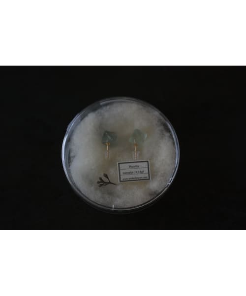 atelier bloom（アトリエブルーム）の「鉱物ピアス  ブルーグリーン系（ピアス（両耳用）・レディース・その他）」の2枚目の写真