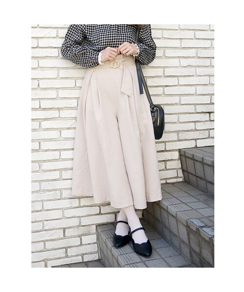 F i.n.t（フィント）の「リングベルト付きロングキュロット/F&A（その他パンツ・レディース・その他）」の2枚目の写真